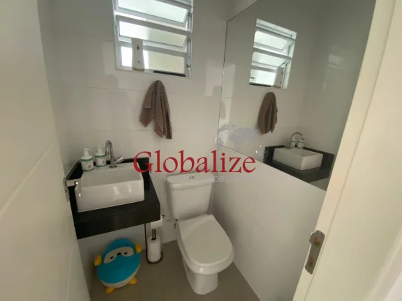 Imagem Casa Triplex com 3 suítes e 2 vagas no bairro Embaré em Santos por R$ 1.299.000,00