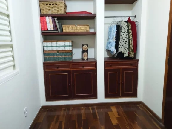 Imagem Venda, ótima casa com 4 dormitórios sendo 1 suíte, jd. Estoril