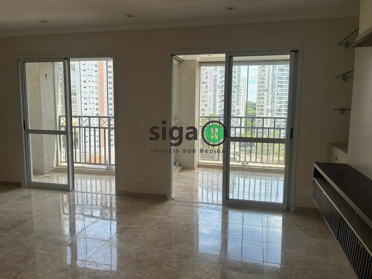 Imagem VENDE na Vila Andrade (Morumbi) Apartamento com 4 quartos, sendo 2 suítes e 3 Vagas