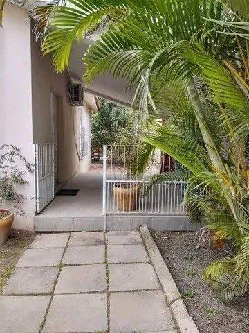 Imagem Casa em Belém Novo grande com 3 quartos, escritório