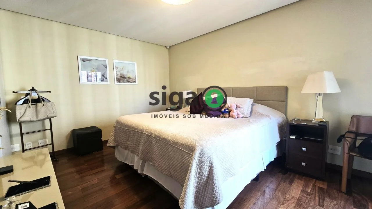 Imagem Alto Padrão em Andar Alto - 198m² com 3 Suítes - Hall social Privativo - Quadra de Tênis
