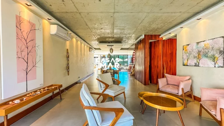 Imagem Casa Moderna para Temporada com 5 suítes, perto da praia em Geribá, Armação dos Búzios-RJ.
