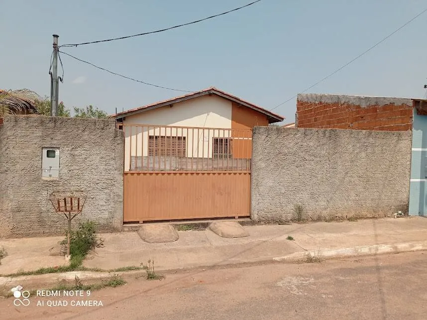 Foto do imóvel casa com 2 quartos altos do parque em Rua G