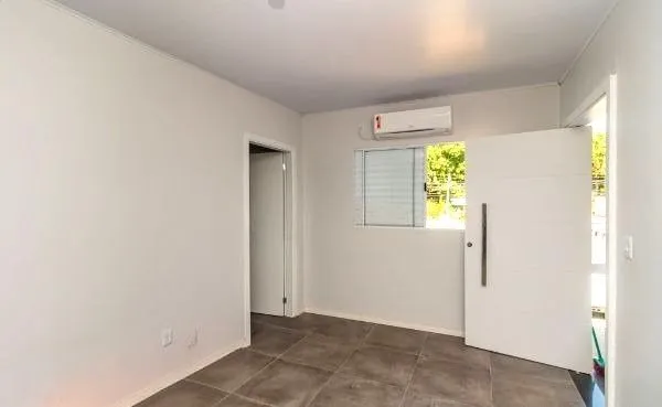 Imagem Casa no bairro Jardim Carvalho de 2 dormitórios e amplo pátio