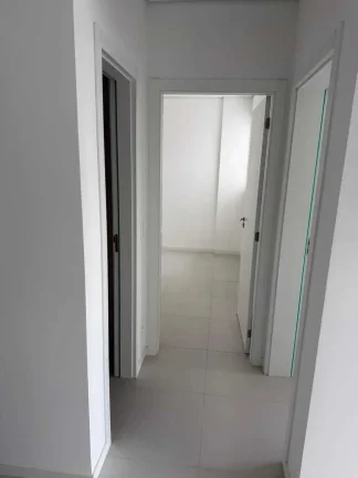 Imagem Apartamento com 2 dormitórios sendo 1 suíte e 1 vaga de garagem em Balneário Camboriú