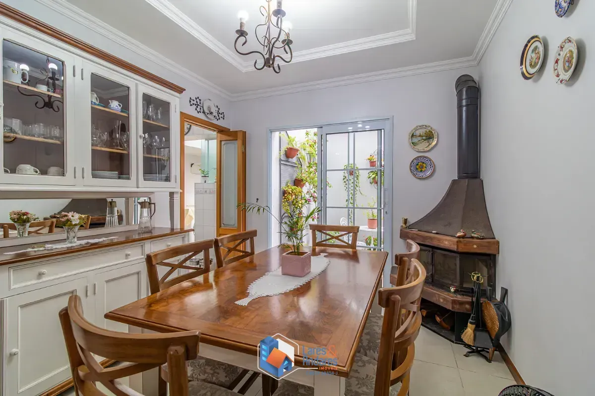 Foto do imóvel Casa no condomínio Condomínio Vila Hípica para venda com 4 quartos, sendo 2 suítes, 151m² em Rua Engenheiro Francisco de Godói