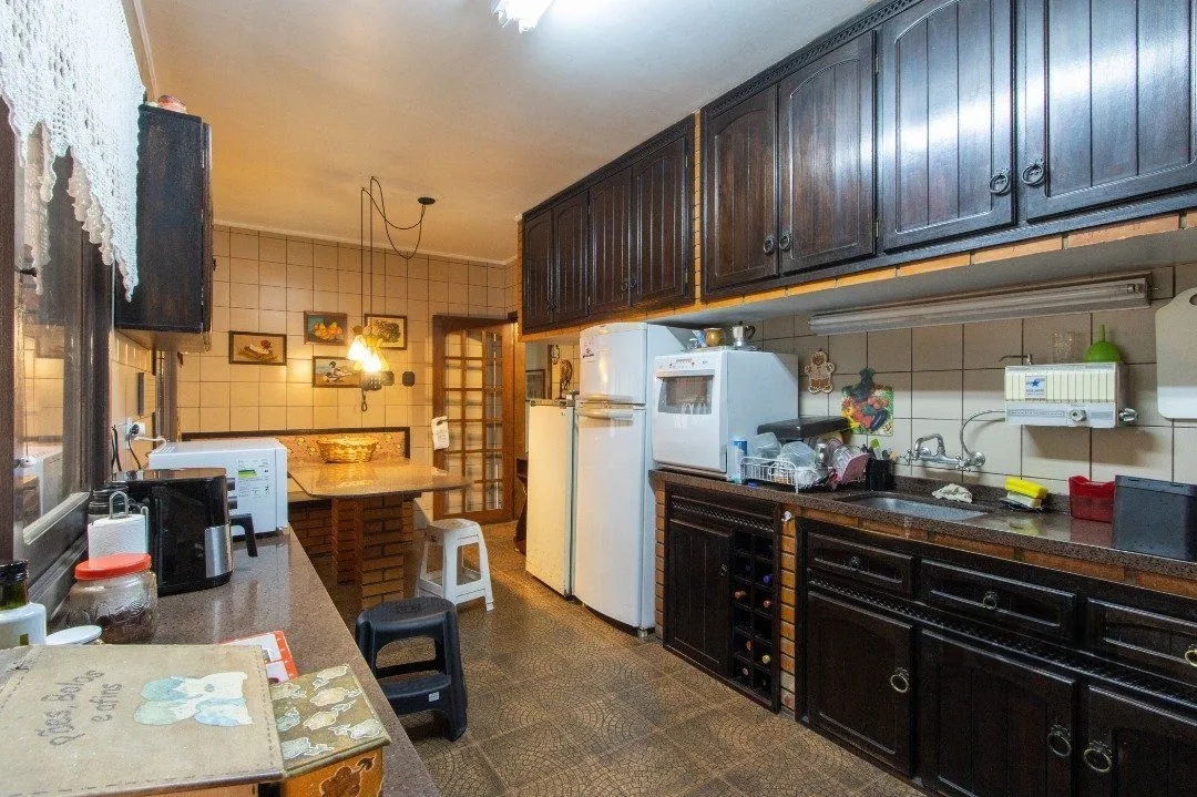 Imagem Casa para Venda - 500m², 4 dormitórios, sendo 1 suites, 4 vagas - Coronel Aparício Borges