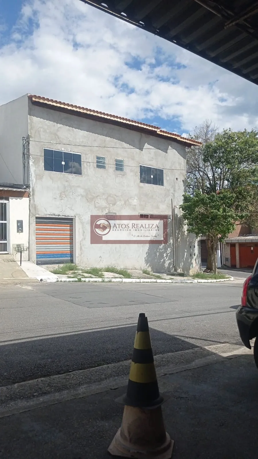 Imagem Sobrado à Venda em Jardim das Imbuias com casas de aluguel, SP -