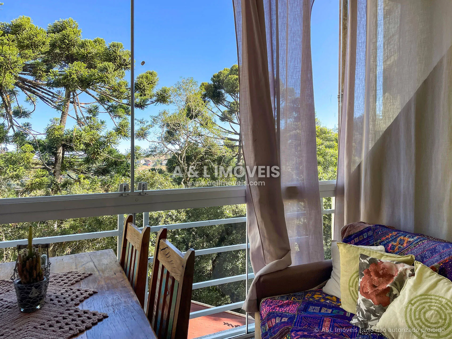 Imagem Apartamento 74,82 m² em Campos do Jordão | Lareira | Vista Verde