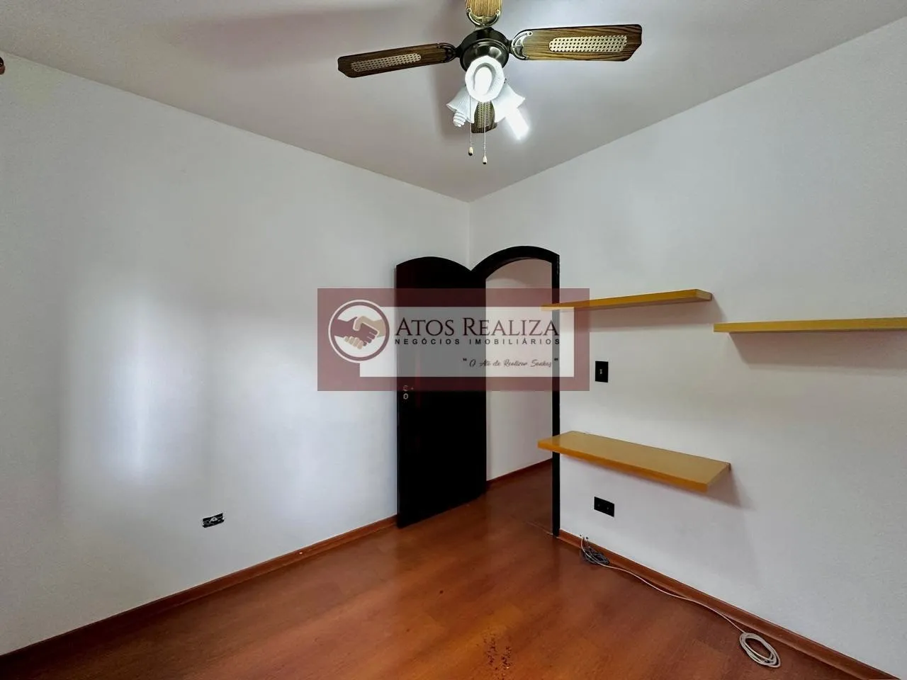 Imagem Sobrado à Venda em Jardim dos Lagos SP, 3 Dorms, 192m²