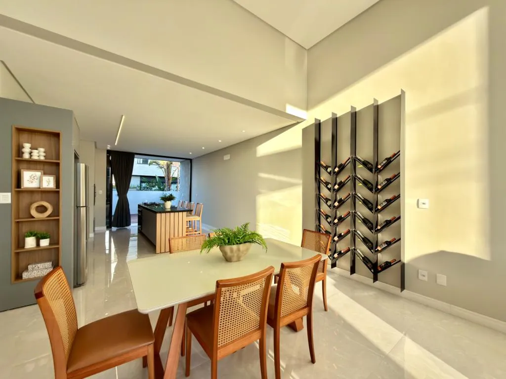 Imagem Casa em Condominio 4 Dormitórios - Bairro --