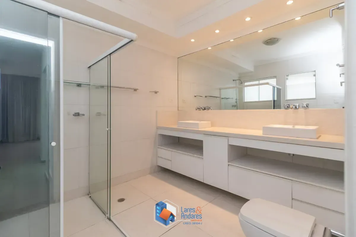 Imagem Casa para venda em Indianópolis com 3 quartos, sendo 3 suítes, 345m²