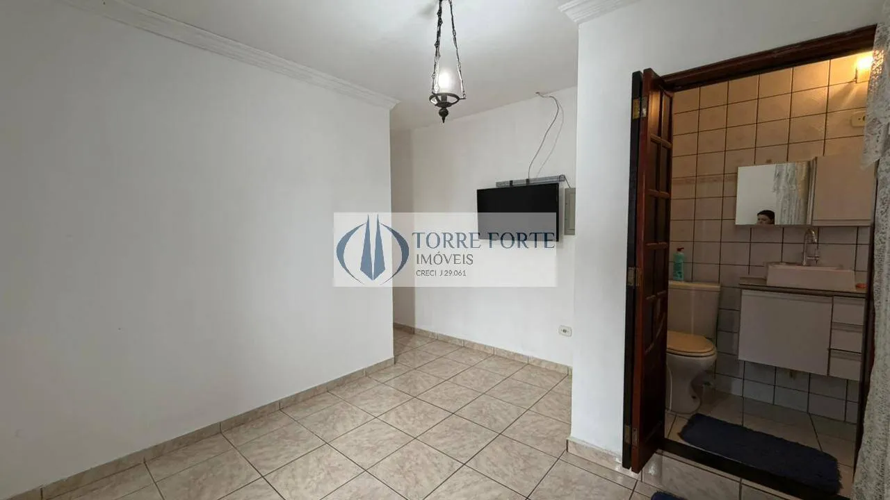 Imagem Linda casa, estilo sobrado, com 4 dormitórios e 4 vagas na Vila Alpina