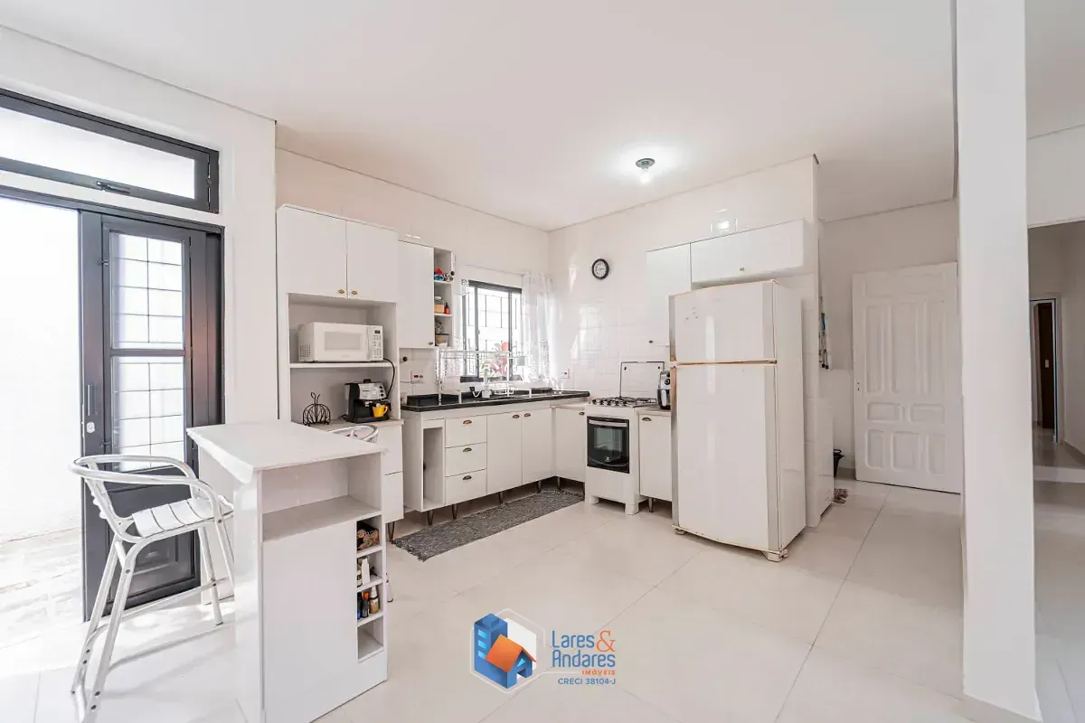 Imagem Casa de vila para venda em Chácara Monte Alegre com 3 quartos, sendo 2 suítes, 250m²