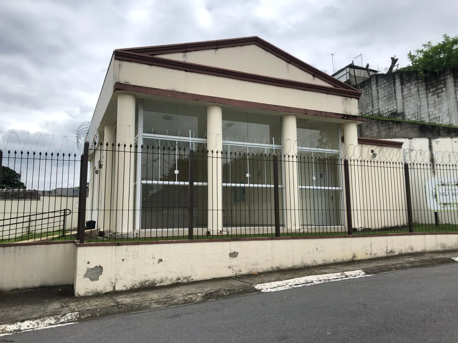 Foto do imóvel Casa à venda 3 Quartos, 1 Suite, 3 Vagas, 200M², Vila Prado, Pindamonhangaba - SP | Condomínio Vila Romana