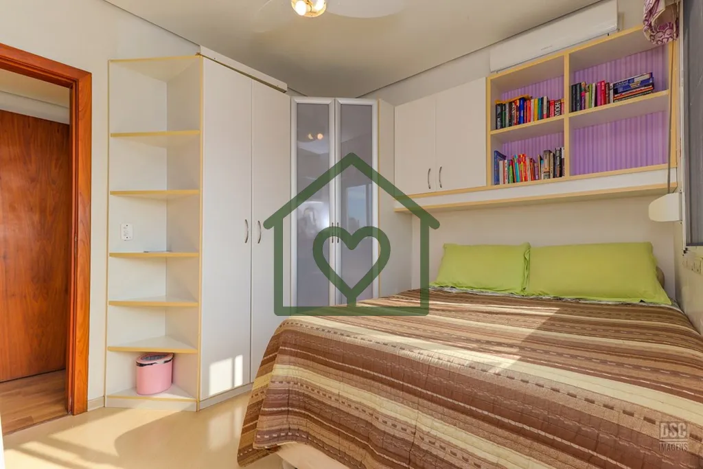 Imagem LINDA COBERTURA DE 200M² , 3 dormitórios sendo 1 suíte, 2 banheiros social, mais banheiro auxilia...