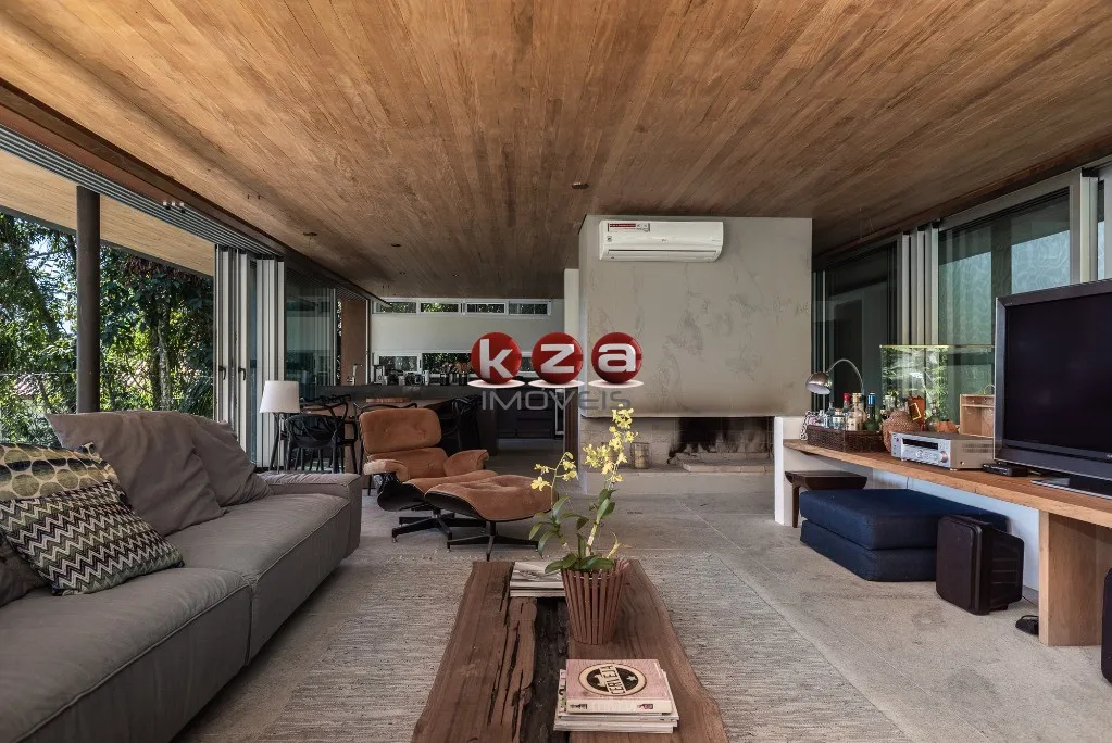 Imagem Casa em Condomínio de Luxo em Bertioga-SP com 4 Quartos, 4 Suítes e 550m² de Área