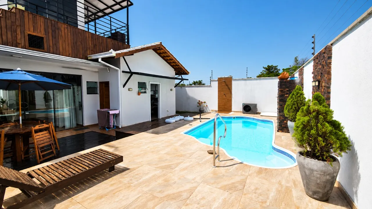Imagem Casa com 3 suítes, 200 m², PISCINA AQUECIDA, mobiliada, com ar-condicionado e energia solar.

Cara...