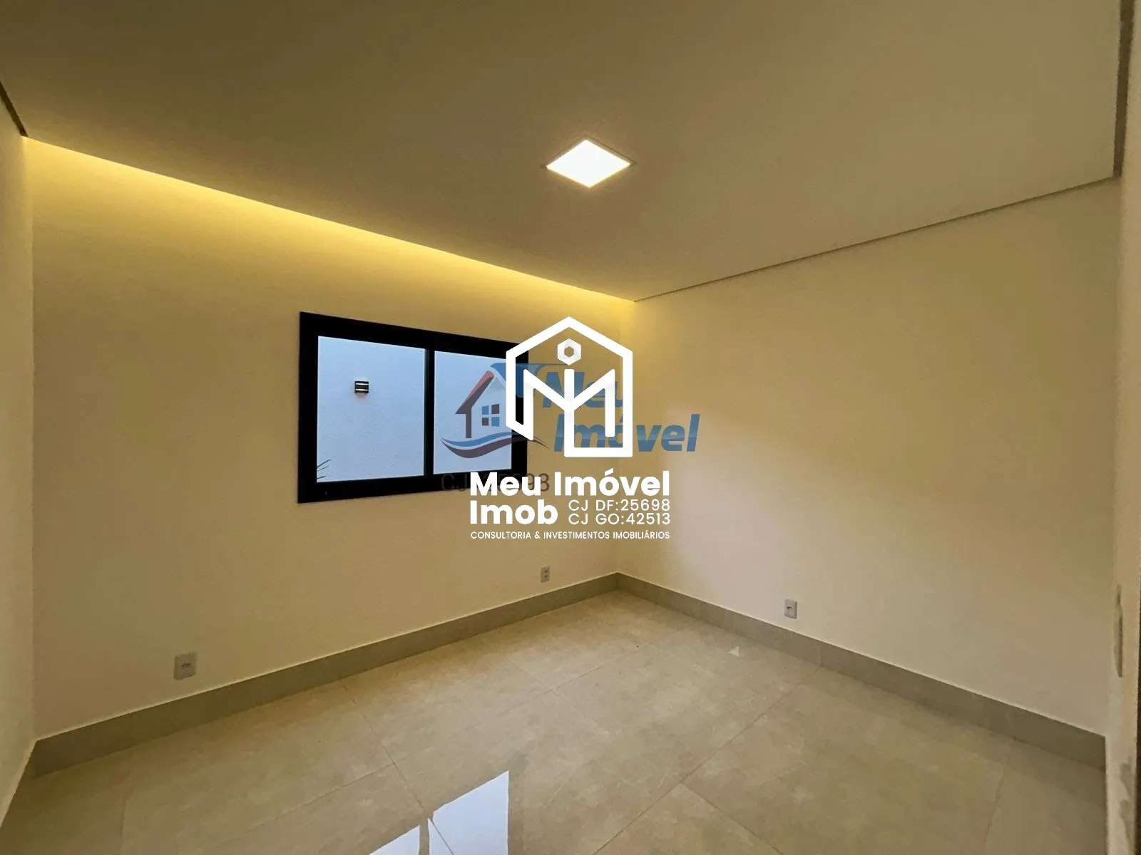 Imagem Casa 4 Quartos 2 Suítes 4 Vagas 300 m² Piscina Closet