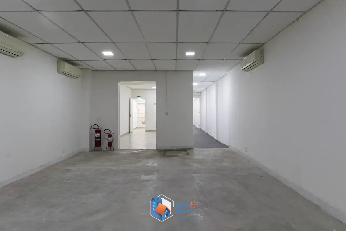 Imagem Casa comercial para venda em Água Branca, 300m²