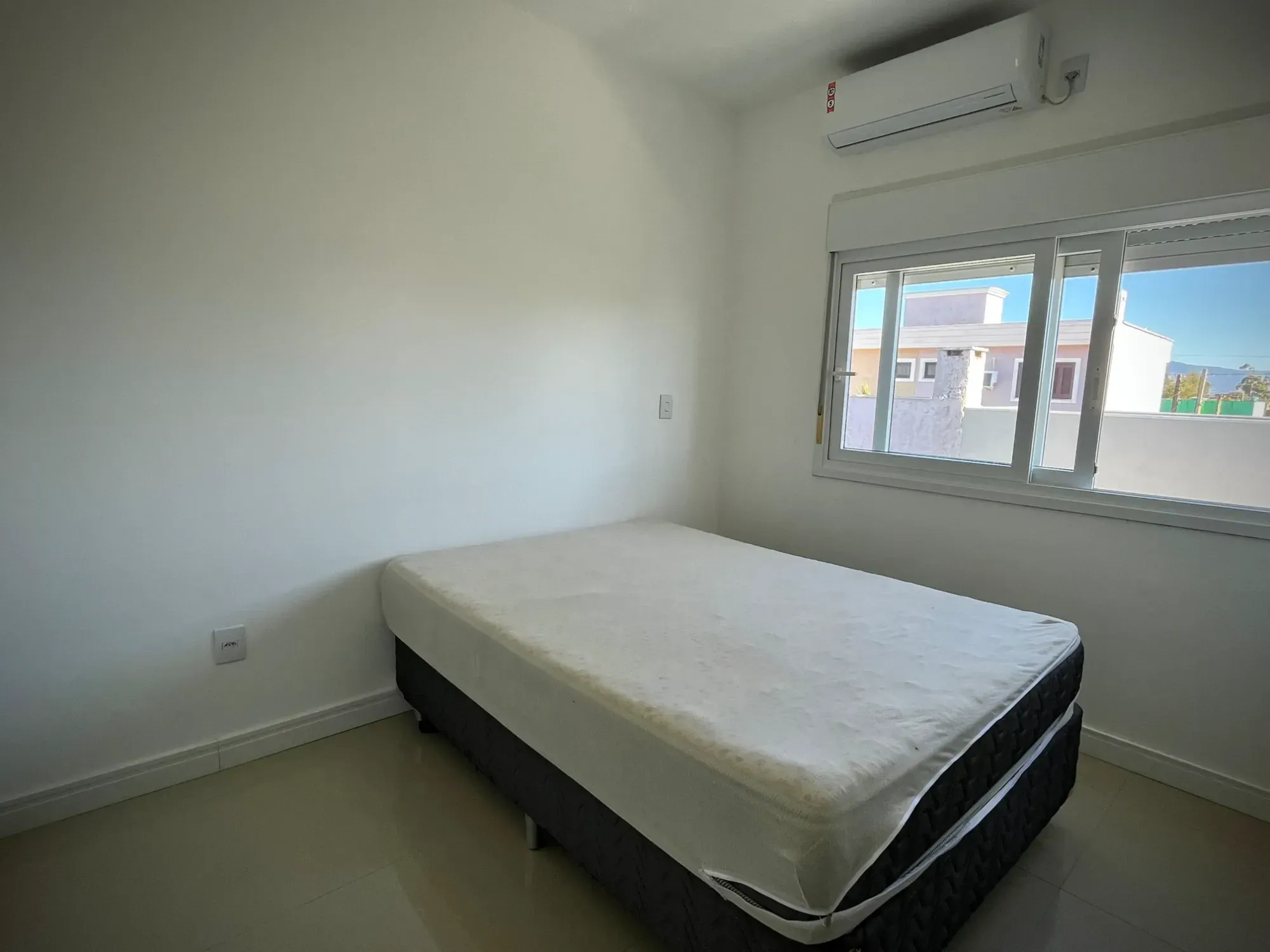 Imagem Sobrado com 4 Quartos à Venda, 200 m² em Posto 5 (Capão Novo) - Capão da Canoa