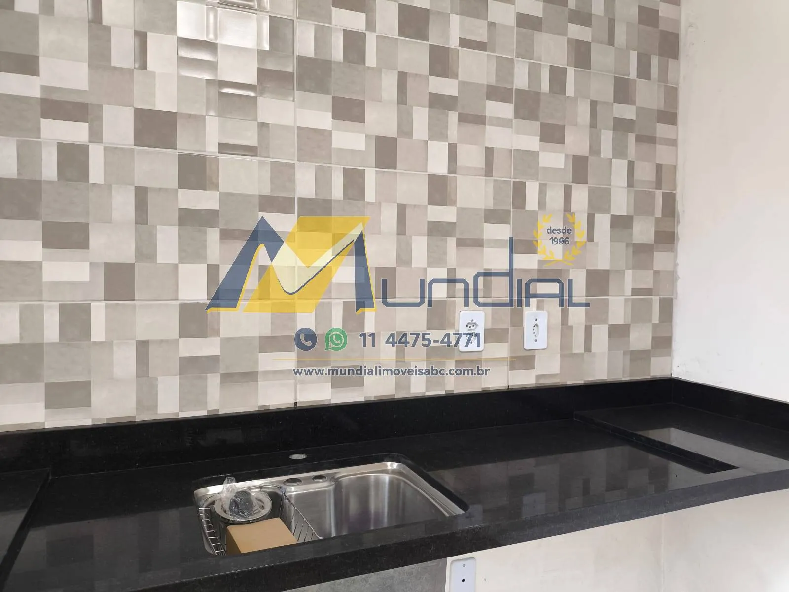 Imagem Sobrado à Venda no Condomínio Paradise - 105 m²,Suíte e Lazer Completo