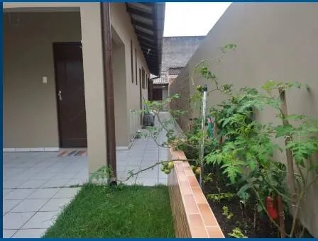 Imagem Casa à Venda em Canasvieiras - 4 Dormitórios 200 Metros da Praia