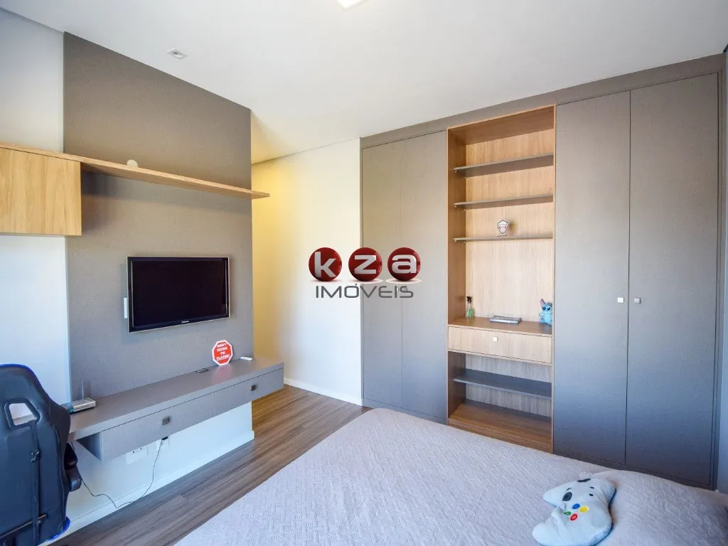 Imagem Imóvel de Luxo à Venda em Valinhos-SP: Casa de 4 quartos, 4 suítes com 330m² no Condomínio Residencial Querência.