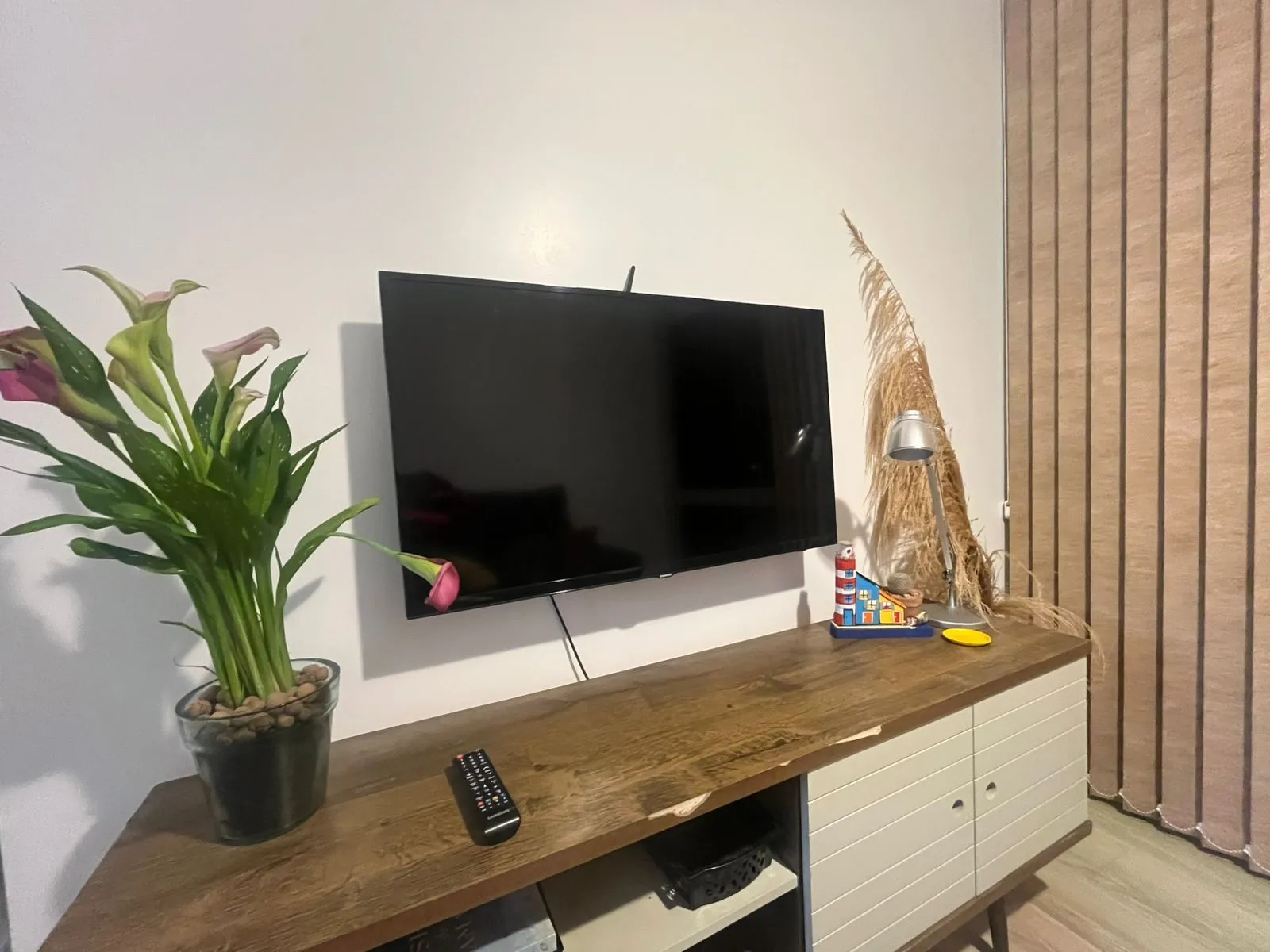 Imagem Apartamento no Residencial Urbano Ipiranga a venda no bairro Partenon com 3 dormitórios sendo 1 suíte.