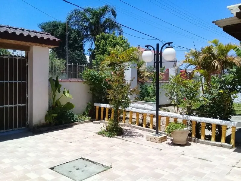 Imagem Casa para Venda - 150m², 2 dormitórios, 5 vagas - Ponta Grossa