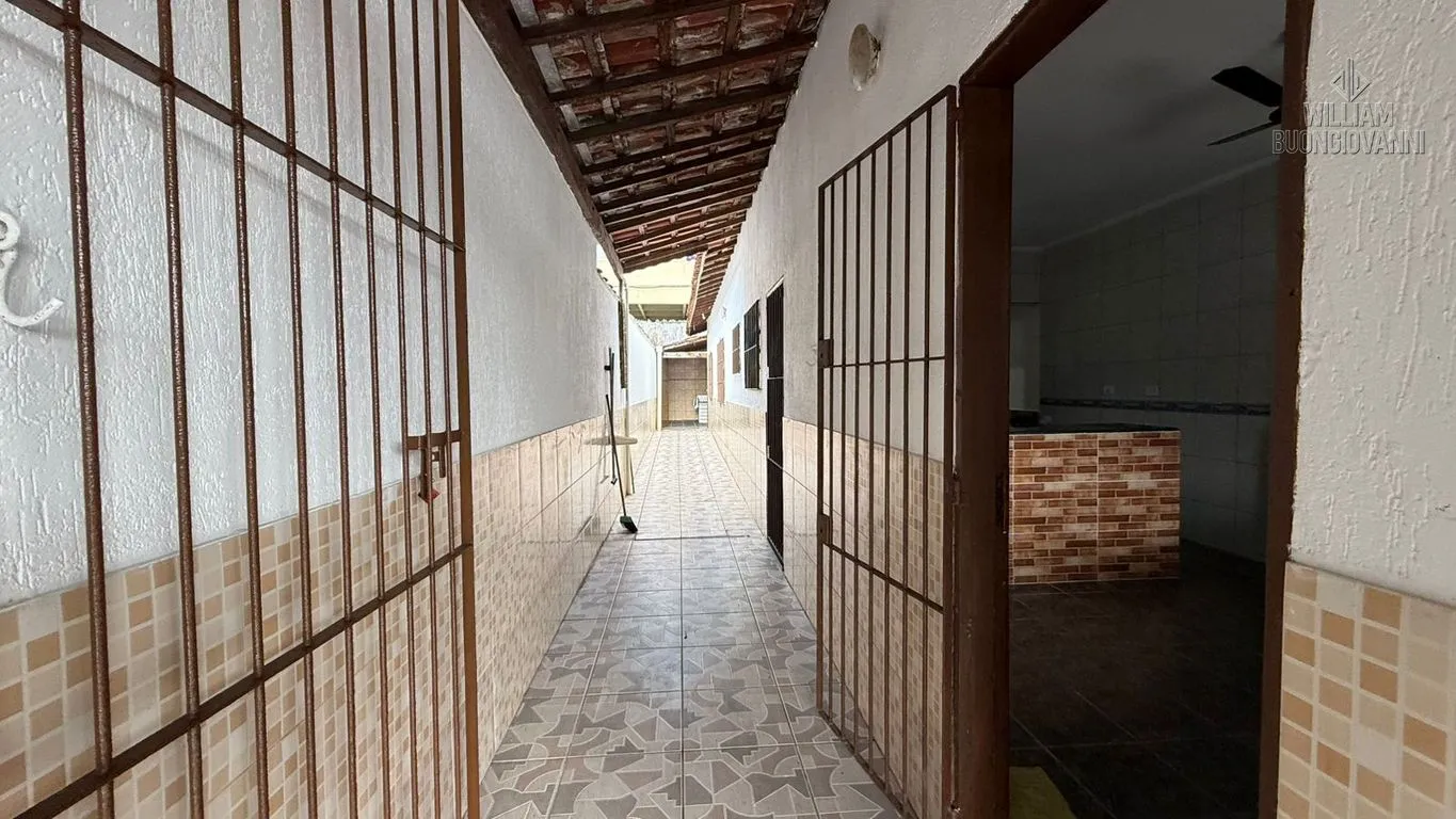 Imagem Casa c/ Suíte, 2 Vagas e Excelente Localização na Ocian