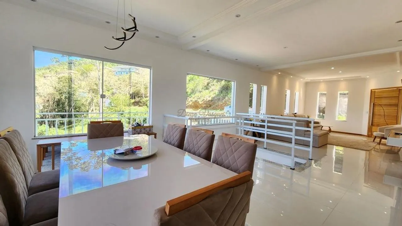 Imagem Casa em Condomínio para Venda em Teresópolis / RJ no bairro Albuquerque