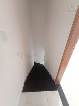 Imagem Condomínio em Praia Grande, com 2 quartos, opções com sacada, sobrado e quintal!