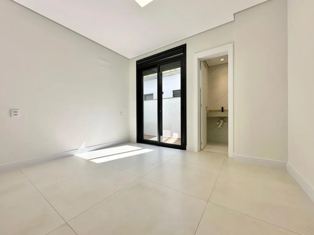 Imagem Casa em Condominio 4 Dormitórios - Bairro xangri-la
