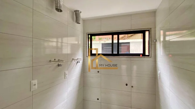 Imagem Casa 3 Quartos, 1 Suíte em Albuquerque, Teresópolis - Estilo e Conforto num verdadeiro Clube.
