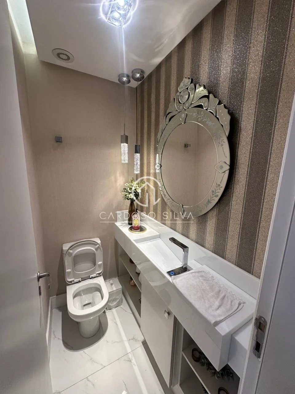 Imagem Espaço Cerâmica - Condomínio Premier - Apartamento de 162m2 com 03 suítes e 03 vagas de garagem - Lazer Completo