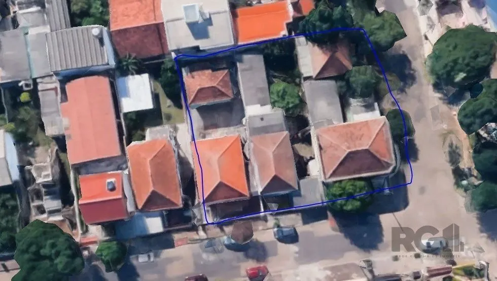 Imagem Terreno com 3 casas, no bairro Cristo Redentor, em Porto Alegre, RS.