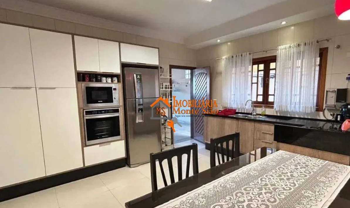 Imagem Sobrado com 3 dormitórios à venda, 178 m² por R$ 900.000 - Jardim Barbosa - Guarulhos/SP