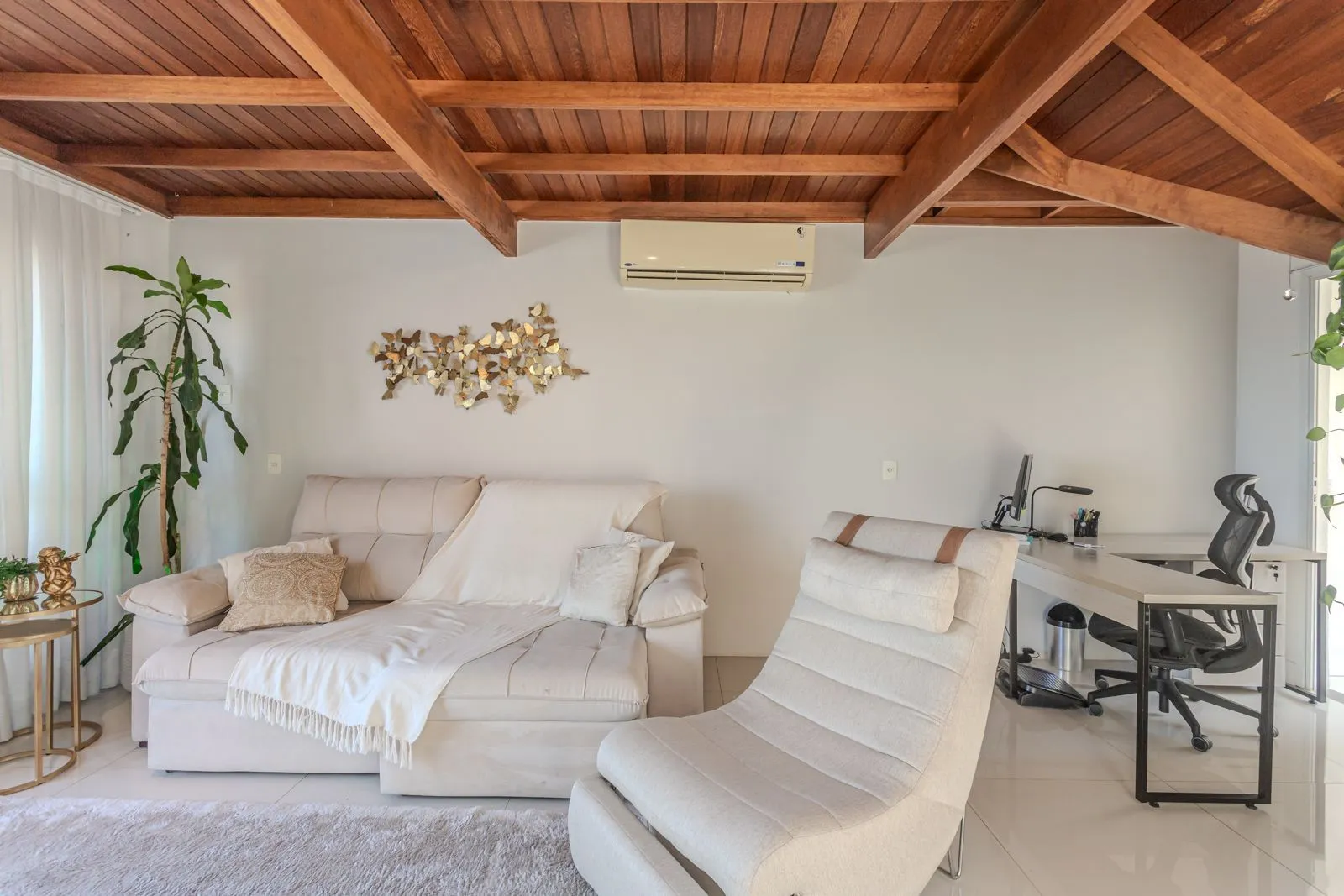 Imagem Casa com 3 suítes, Jacuzzi e vista panorâmica para o Guaíba