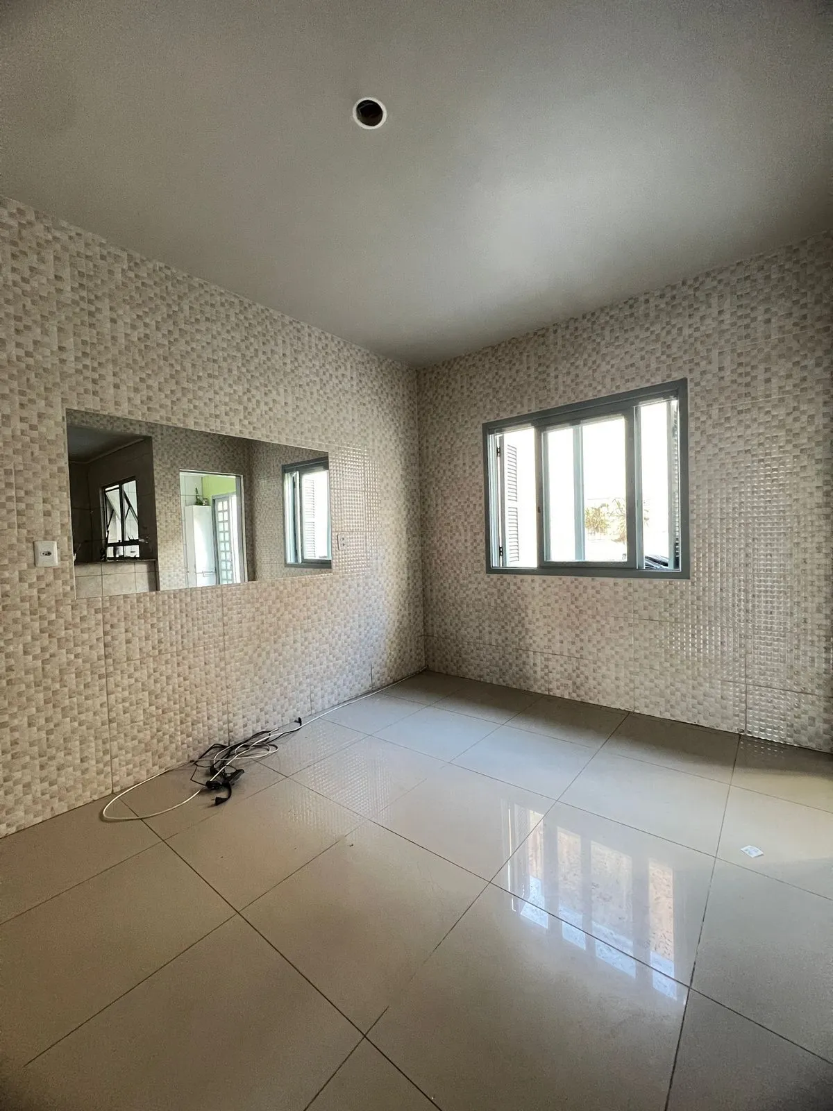 Imagem Casa à venda com 215m² na Hípica, 3 quartos sendo 1 suíte e 2 vagas