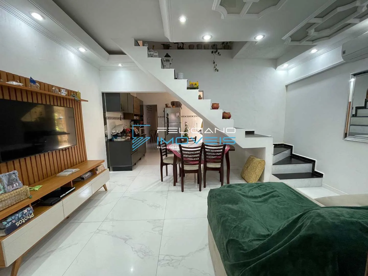 Imagem Sobrado com 3 quartos, Balneário Maracanã, Praia Grande - R$ 600 mil, Cod: 7047