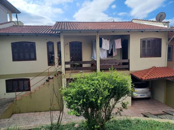 Imagem Casa para Venda em Concórdia, Centro, 8 dormitórios, 3 banheiros