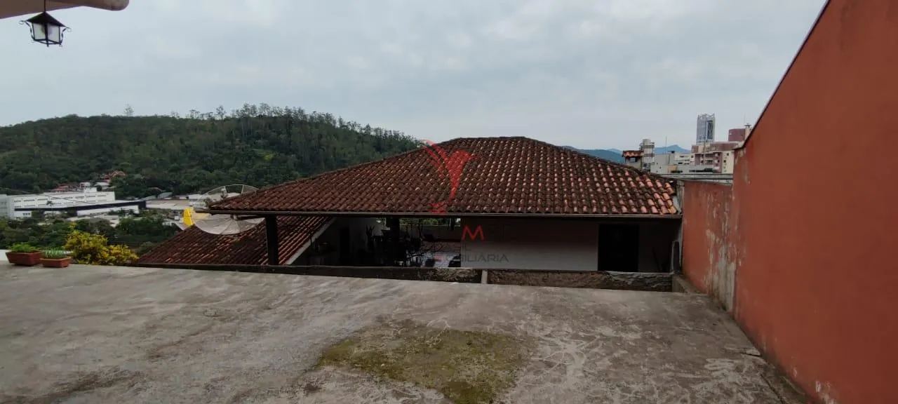 Imagem Casa em Blumenau, ponta aguda. Terreno de 951 mts2. 4 Quartos. Vista maravilhosa
