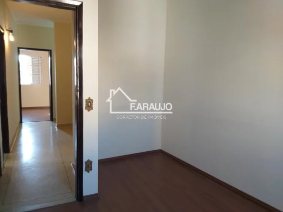 Imagem Casa à venda em Jardim Europa com 182m² 5 quartos, 4 vagas