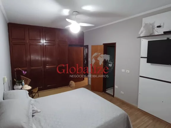 Imagem Apartamento à venda com 237m², 3 suítes, 2 vagas, portaria 24h, elevador por R$875.000,00 no Gonzaga em Santos