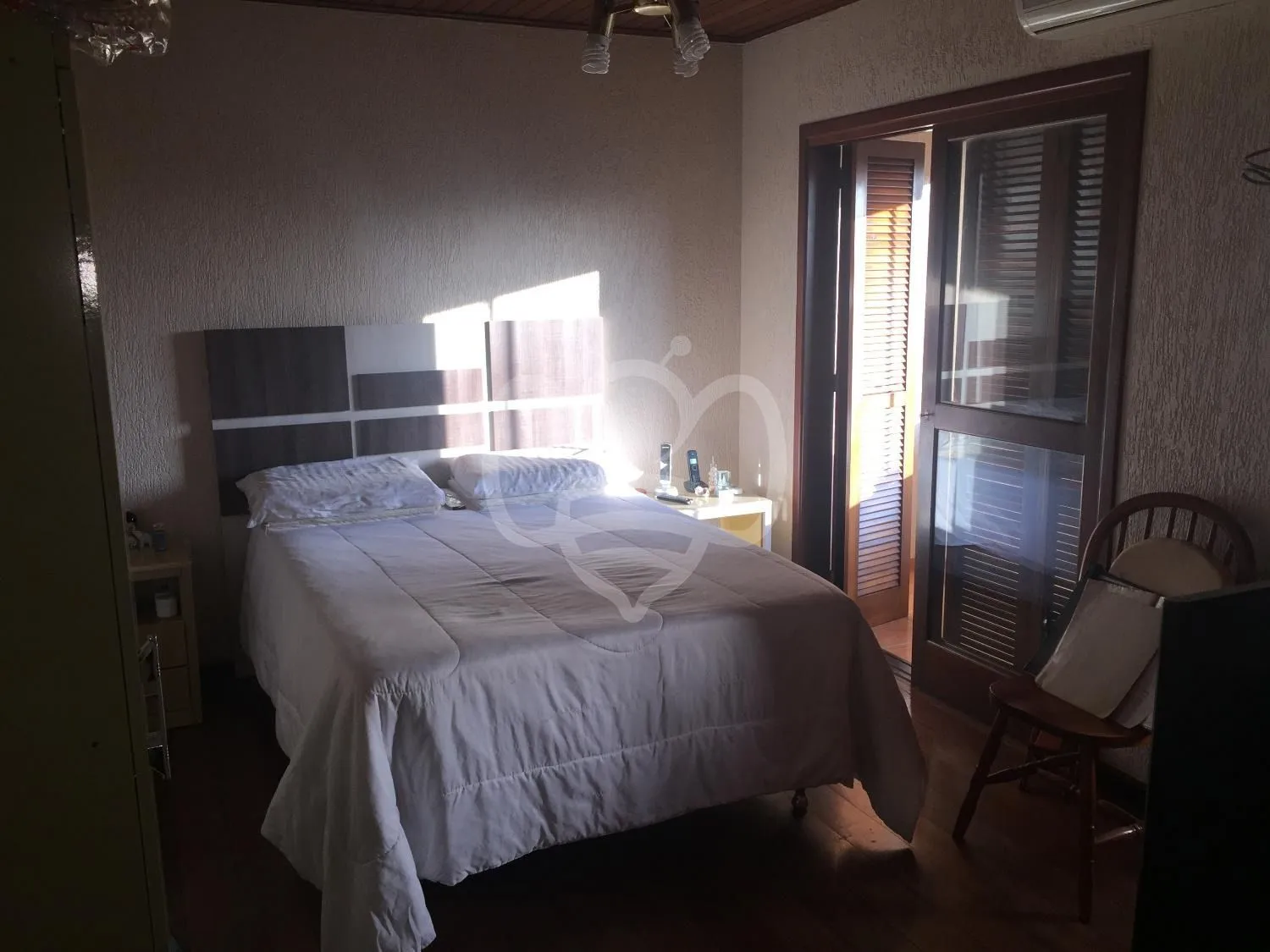 Imagem Casa para Venda - 265m², 4 dormitórios, 5 vagas -