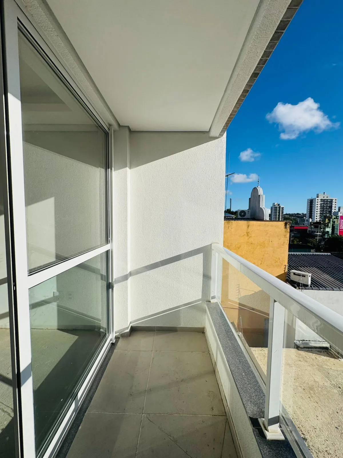 Imagem 2 Dormitórios, suíte, sacada, vaga dupla I Apartamento Novo no Jardim Botânico