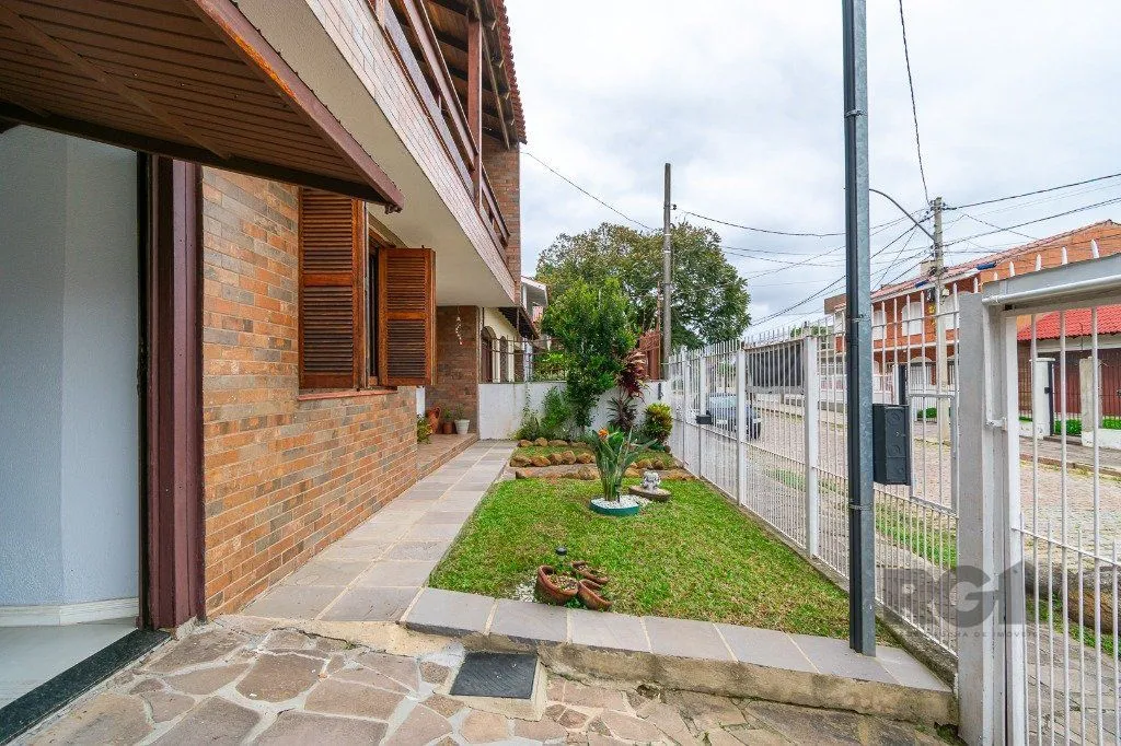 Imagem Casa no Jardim Itu com 6 dormitórios e 2 vagas e piscina