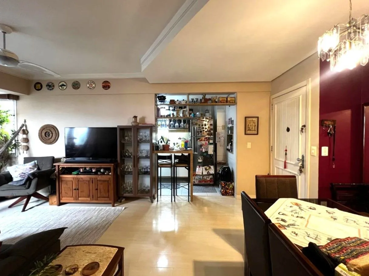 Imagem Excelente apartamento 2 dormitórios com duas vagas na Cidade Baixa