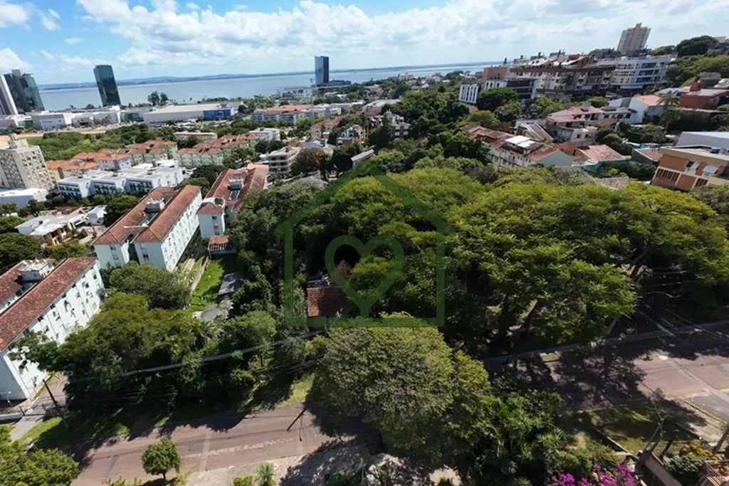Imagem Oportunidade Única no Bairro Cristal: Dimensões Generosas e Localização Privilegiada 
 
 Raridad...